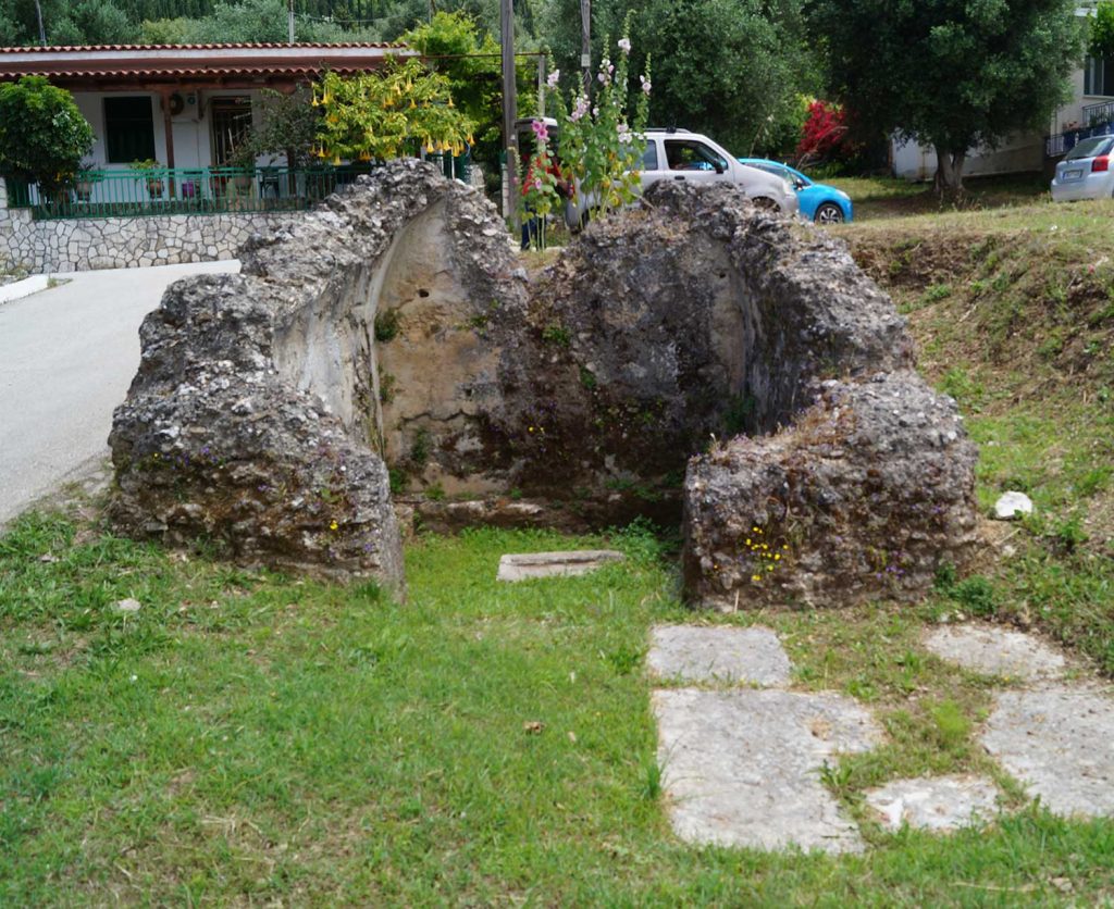 Vaulted chamber – mausoleum at the junction of Ioannou Metaxa Str. 13 and an unnamed street. A pedestal possibly used to receive a statue is visible on the right-hand side of the entrance.